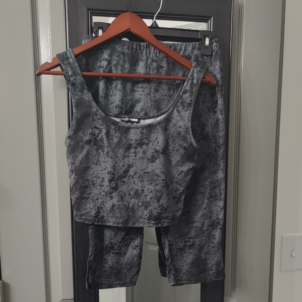 FashionNova Gray Tank Top and Leggings Set